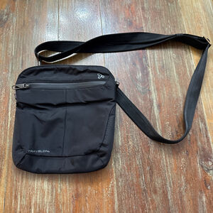 Travelon Anti Theft Medium Crossbody Bag Black